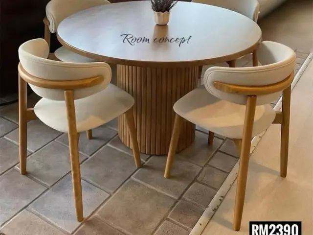 Room Concept Furnishing TikTok round wood dining set