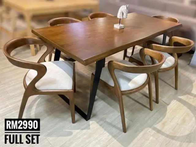 Room Concept Furnishing TikTok round wood dining set